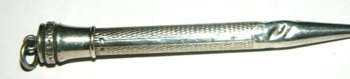 Joli petit porte mine - mine, en