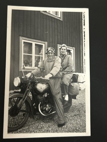Photo moto ancienne - photo,
