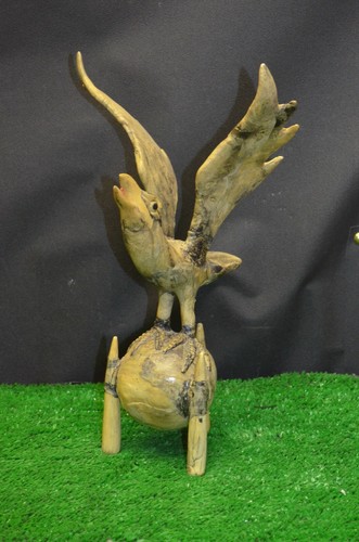 Ancienne statue aigle - aigle, sur