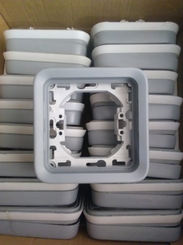Lot legrand support plaque - support,