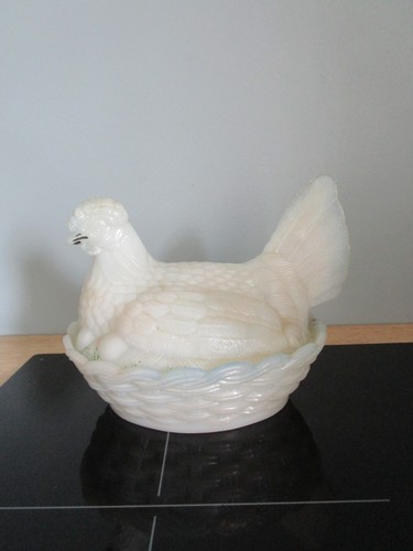 Poule blanche opaline de - ,