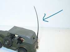 DINKY TOYS,  1  grande antenne fouet spécifique pour dodge command car militaire
