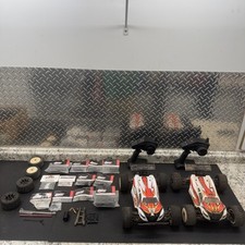 Pair Of 2 - LOSI  1/14 Mini 8IGHT-T 4WD Truggy W/Extra Parts See Description!