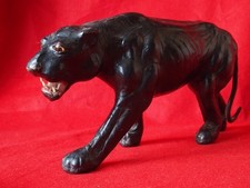 ANCIENNE SCULPTURE EN CUIR