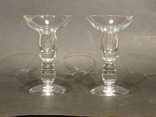 Paire de bougeoirs en verre