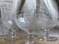 4 coupes à Champagne modèle