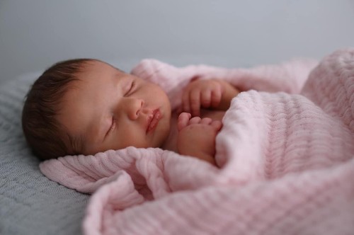 Realistic reborn baby - 20",
