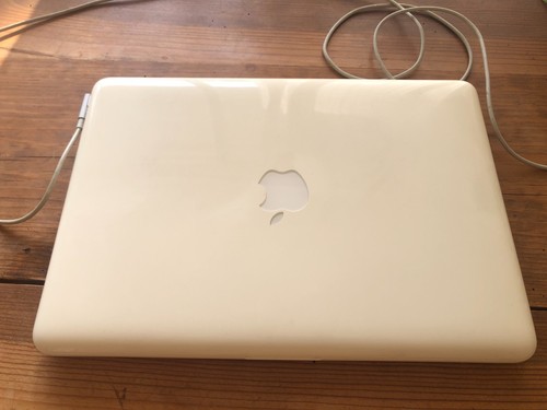 Ordinateur macbook blanc - macbook,
