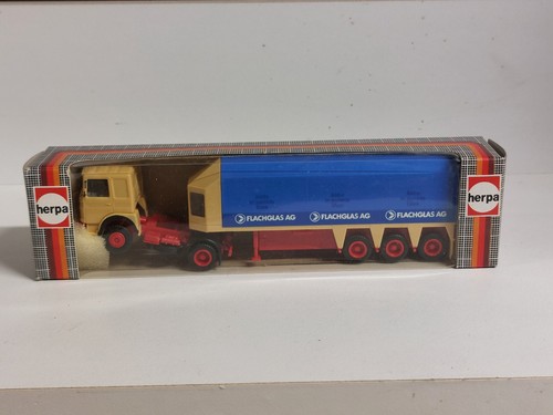 Truck man flat glass - flat, herpa