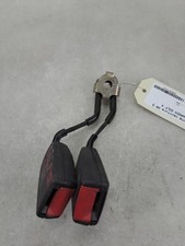 Attache ceinture arriere