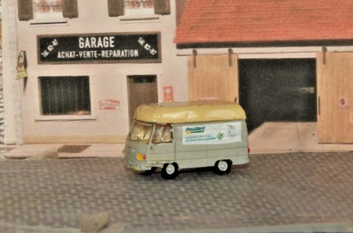 Peugeot avec pub - j9,