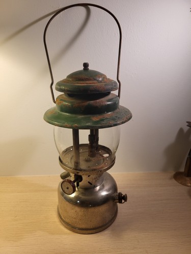 Lampe pétrole coleman 1969