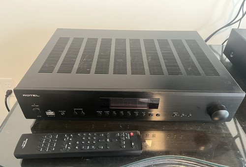 Rotel a12 black integrated - ,