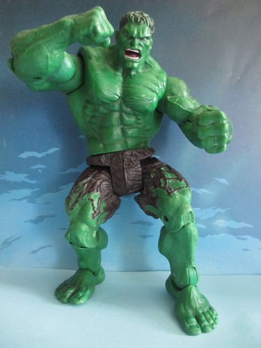 Grande figurine articulee - grande,