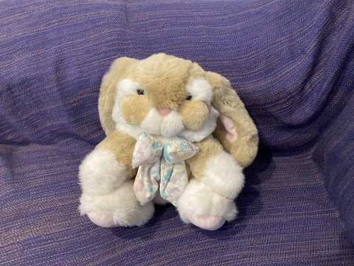 Lapin peluche avec nœud - avec,