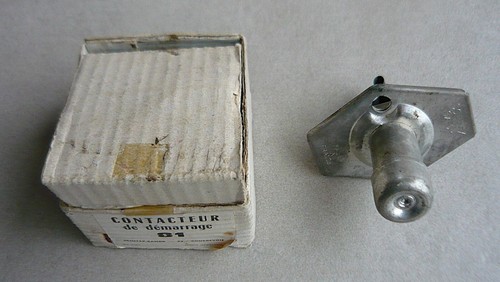Contacteur poussoir - contacteur,