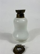 Pied de lampe à pétrole en