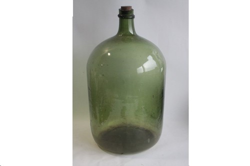 Grande ancienne bouteille - grande, et