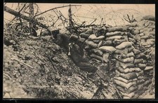 AK Soldat Dans La Tranchée