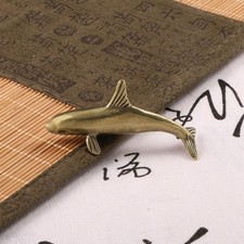 Sculpture de dauphin en