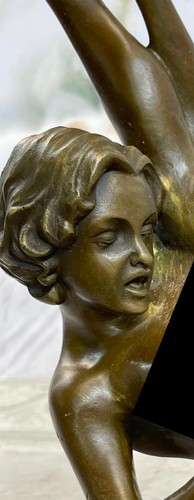 Figurine sculptée bronze - sculptée, en