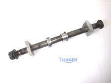 TRIUMPH TT 600 TT600 AXLE REAR WHEEL SPINDLE AXLE AND SPACERS AS SHOWN 2001