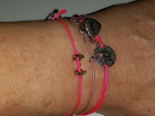 Bracelets ficelles rose