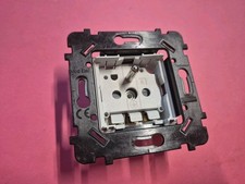 Prise de courant 2P+T MODELEC