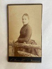 PHOTOGRAPH CIRCA 1900 E.LACOUR & CIE MARSEILLE (13) YOUNG WOMAN