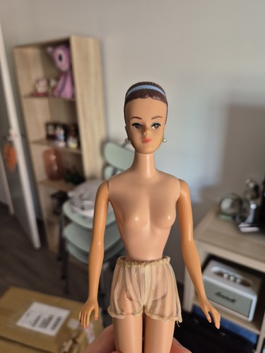 Rare barbie japanese exclusive - rare,