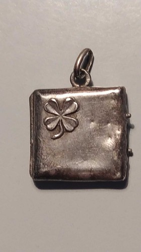 Pendentif médaillon livre - pendentif,