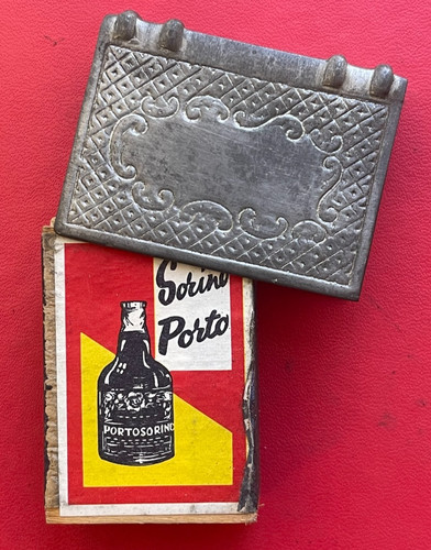 Bel étui porte boite
