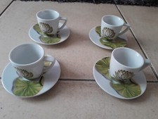LOT DE 4 TASSES ET SOUS-TASSES