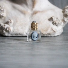 3 cm de haut, Petite bouteille