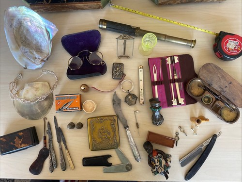 Lot objets vitrine couture - objets,