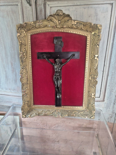 Crucifix christ bronze sur - en,
