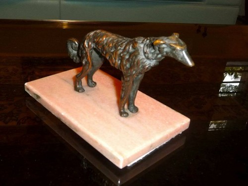 Lévrier bronze avec socle - lévrier,