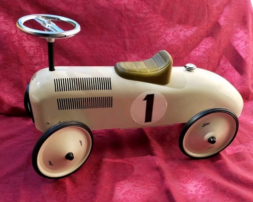 Voiture vilac blanche - voiture,