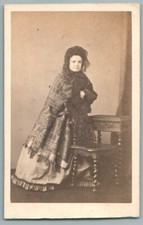 CDV 1860 Mme Duplan en pose