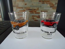 2 verres motif voiture aston martin DB 6 et mercedes 230 sl