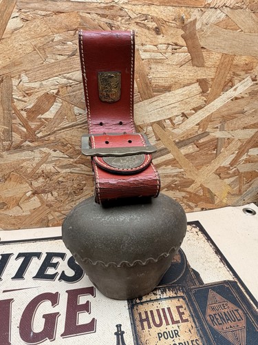 Cloche sonnaille ancienne - cloche,