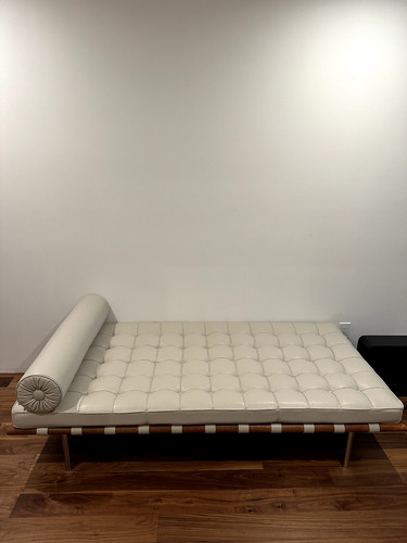 Authentic mies van der rohe - authentic,