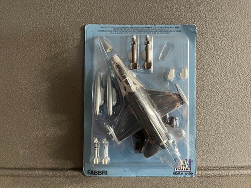Avion miniature militaire - miniature,