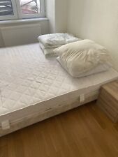 Ensemble lit deux places + sommier + couette + deux oreillers 