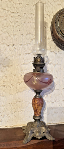 Ancienne lampe petrole en - lampe, a