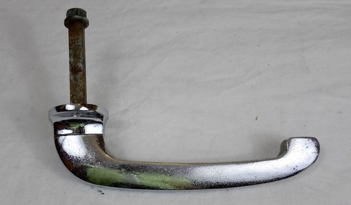 Grosse poignee pour porte - grosse, de