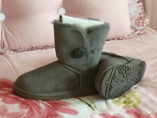 NWOB- UGG Bailey classic short