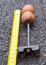 marque à chaud C E fer forgé