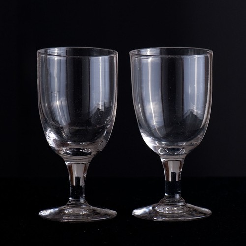Verres pied anciens - à,