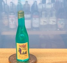 Poupées Maison Buckfast Vin Blanc Étiquette Sur Plastique Bouteille 1:12 Balance